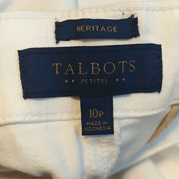 Talbots. Heritage Capri. Side zipper and button closure. Size 10P. NWOT. - Picture 6 of 10